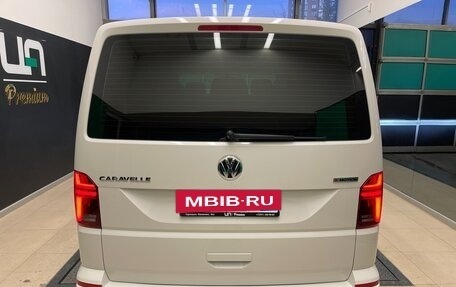 Volkswagen Caravelle T6 рестайлинг, 2021 год, 5 750 000 рублей, 6 фотография