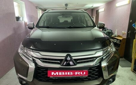 Mitsubishi Pajero Sport III рестайлинг, 2017 год, 3 330 000 рублей, 5 фотография