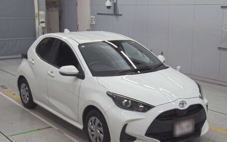 Toyota Yaris, 2021 год, 1 340 670 рублей, 1 фотография