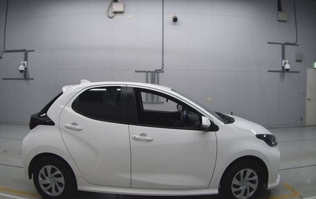 Toyota Yaris, 2021 год, 1 340 670 рублей, 3 фотография