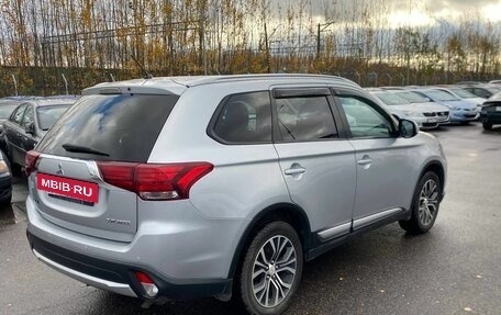 Mitsubishi Outlander III рестайлинг 3, 2015 год, 1 600 000 рублей, 4 фотография