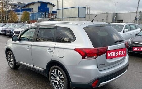 Mitsubishi Outlander III рестайлинг 3, 2015 год, 1 600 000 рублей, 6 фотография