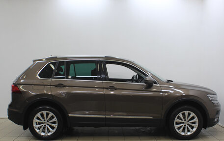 Volkswagen Tiguan II, 2018 год, 2 349 000 рублей, 7 фотография