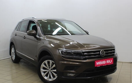 Volkswagen Tiguan II, 2018 год, 2 349 000 рублей, 3 фотография