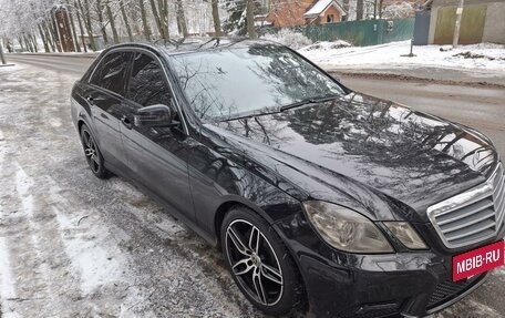 Mercedes-Benz E-Класс, 2011 год, 2 050 000 рублей, 11 фотография