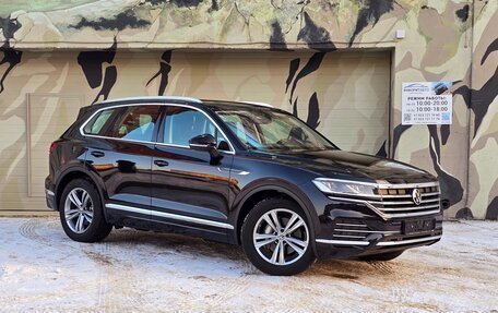 Volkswagen Touareg III, 2022 год, 9 500 000 рублей, 2 фотография