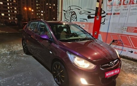 Hyundai Solaris II рестайлинг, 2012 год, 700 000 рублей, 13 фотография