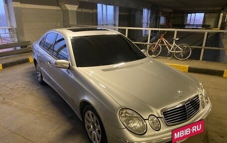 Mercedes-Benz E-Класс, 2003 год, 1 200 000 рублей, 3 фотография