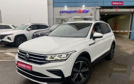 Volkswagen Tiguan II, 2021 год, 4 440 000 рублей, 1 фотография