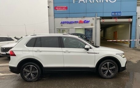 Volkswagen Tiguan II, 2021 год, 4 440 000 рублей, 5 фотография