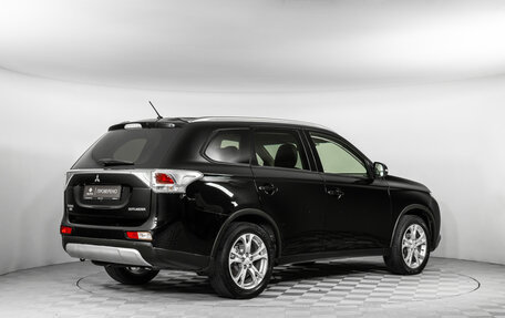 Mitsubishi Outlander III рестайлинг 3, 2014 год, 1 690 000 рублей, 5 фотография