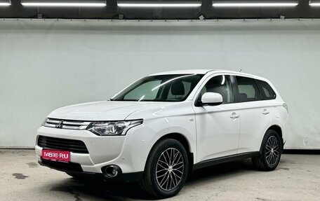 Mitsubishi Outlander III рестайлинг 3, 2014 год, 1 530 000 рублей, 1 фотография