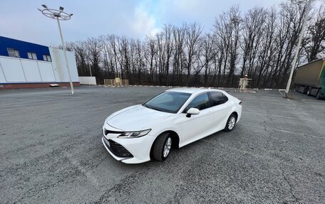 Toyota Camry, 2019 год, 1 949 000 рублей, 4 фотография