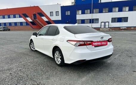 Toyota Camry, 2019 год, 1 949 000 рублей, 3 фотография