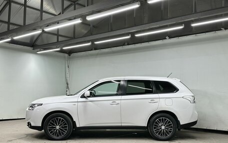 Mitsubishi Outlander III рестайлинг 3, 2014 год, 1 530 000 рублей, 9 фотография