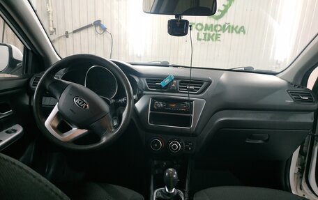 KIA Rio III рестайлинг, 2013 год, 920 000 рублей, 2 фотография