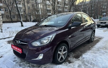 Hyundai Solaris II рестайлинг, 2011 год, 900 000 рублей, 1 фотография