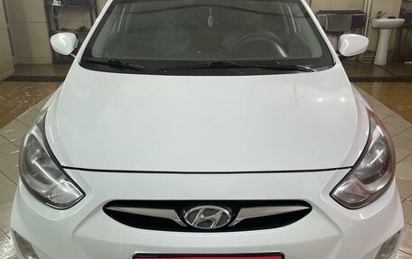 Hyundai Solaris II рестайлинг, 2014 год, 875 000 рублей, 1 фотография