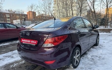 Hyundai Solaris II рестайлинг, 2011 год, 900 000 рублей, 4 фотография