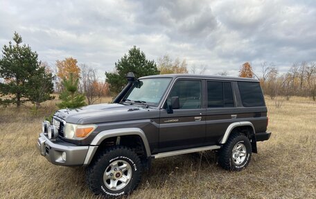 Toyota Land Cruiser 70, 2013 год, 4 600 000 рублей, 6 фотография