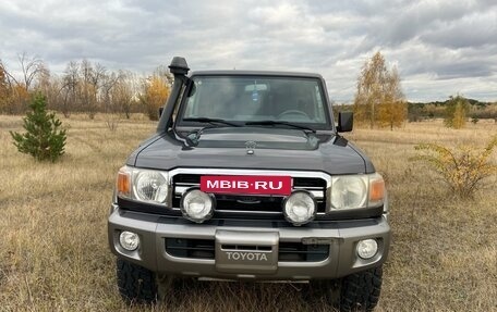 Toyota Land Cruiser 70, 2013 год, 4 600 000 рублей, 2 фотография