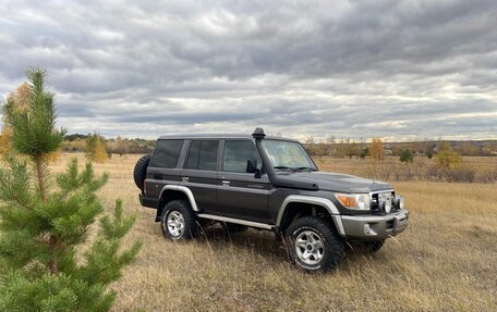 Toyota Land Cruiser 70, 2013 год, 4 600 000 рублей, 14 фотография