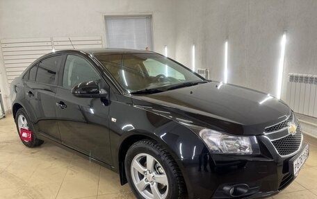 Chevrolet Cruze II, 2010 год, 877 000 рублей, 2 фотография