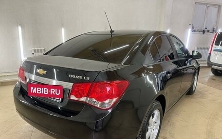 Chevrolet Cruze II, 2010 год, 877 000 рублей, 16 фотография