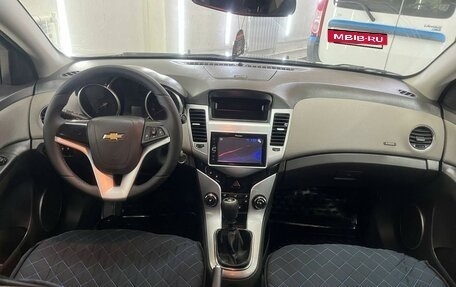 Chevrolet Cruze II, 2010 год, 877 000 рублей, 21 фотография