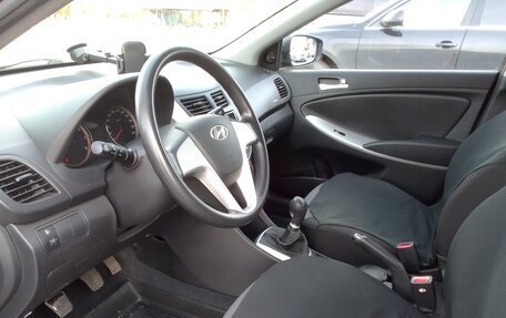 Hyundai Solaris II рестайлинг, 2012 год, 780 000 рублей, 9 фотография