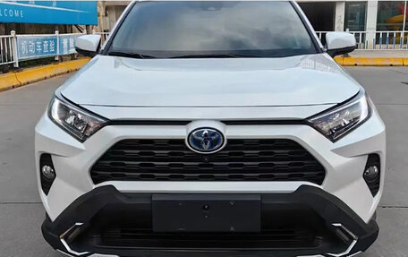 Toyota RAV4, 2021 год, 2 504 000 рублей, 4 фотография