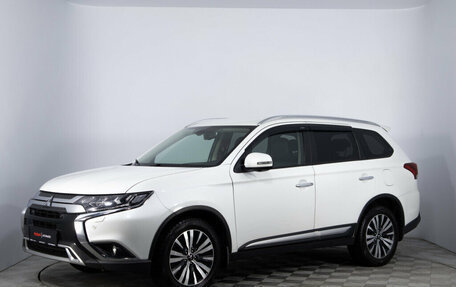 Mitsubishi Outlander III рестайлинг 3, 2019 год, 2 780 000 рублей, 1 фотография