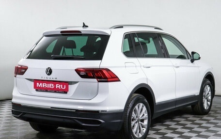 Volkswagen Tiguan II, 2021 год, 2 401 000 рублей, 5 фотография