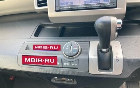 Honda Freed I, 2016 год, 843 000 рублей, 17 фотография