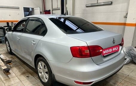 Volkswagen Jetta VI, 2011 год, 950 000 рублей, 6 фотография