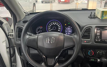 Honda Vezel, 2020 год, 1 650 000 рублей, 3 фотография