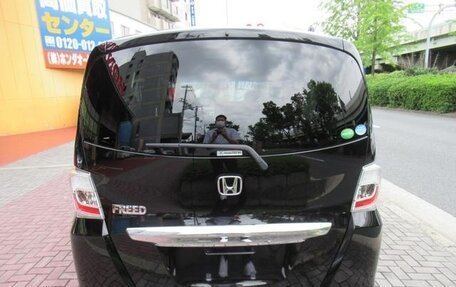 Honda Freed I, 2014 год, 808 000 рублей, 6 фотография