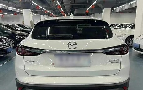 Mazda CX-4, 2022 год, 2 200 000 рублей, 7 фотография