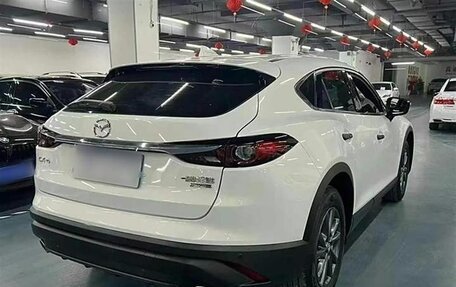 Mazda CX-4, 2022 год, 2 200 000 рублей, 6 фотография