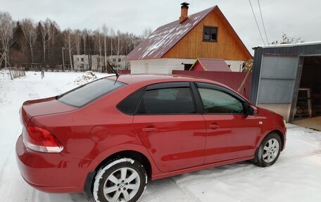 Volkswagen Polo VI (EU Market), 2011 год, 650 000 рублей, 2 фотография