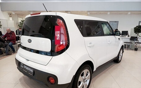 KIA Soul II рестайлинг, 2018 год, 1 885 000 рублей, 9 фотография