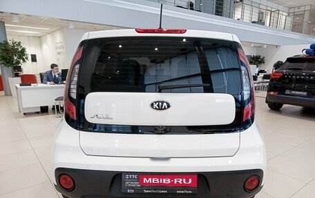 KIA Soul II рестайлинг, 2018 год, 1 885 000 рублей, 10 фотография