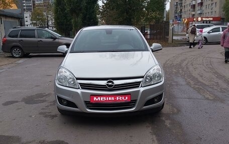 Opel Astra H, 2011 год, 820 000 рублей, 1 фотография