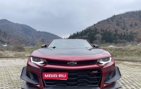 Chevrolet Camaro VI, 2022 год, 3 260 000 рублей, 2 фотография