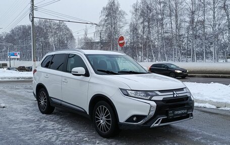 Mitsubishi Outlander III рестайлинг 3, 2018 год, 2 164 200 рублей, 3 фотография