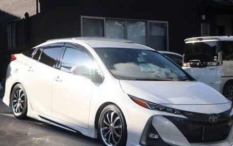 Toyota Prius IV XW50, 2021 год, 1 775 000 рублей, 3 фотография