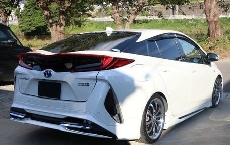 Toyota Prius IV XW50, 2021 год, 1 775 000 рублей, 6 фотография