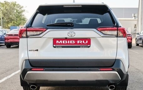 Toyota RAV4, 2021 год, 3 380 000 рублей, 6 фотография