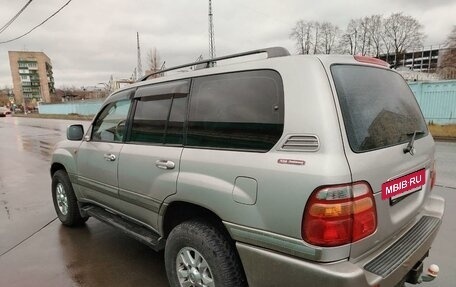 Toyota Land Cruiser 100 рестайлинг 2, 2001 год, 1 650 000 рублей, 3 фотография