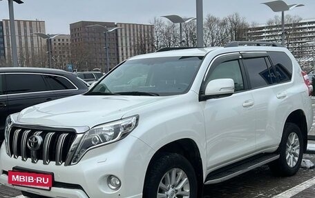 Toyota Land Cruiser Prado 150 рестайлинг 2, 2017 год, 4 450 000 рублей, 3 фотография